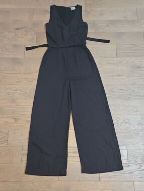 Vero Moda Black Sleeveless V-Neck Wide-Leg Jumpsuit with Waist Tie Belt